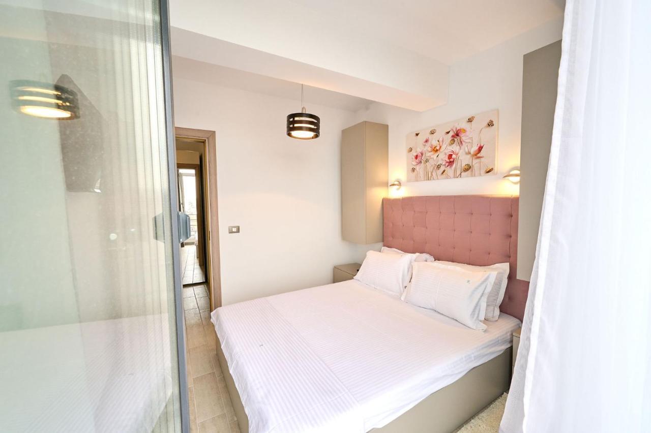 Royale Sundance Studio 7 Beach Spa & Pool Mamaia Nord Kültér fotó