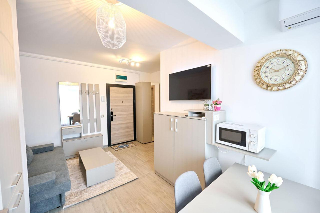Royale Sundance Studio 7 Beach Spa & Pool Mamaia Nord Kültér fotó
