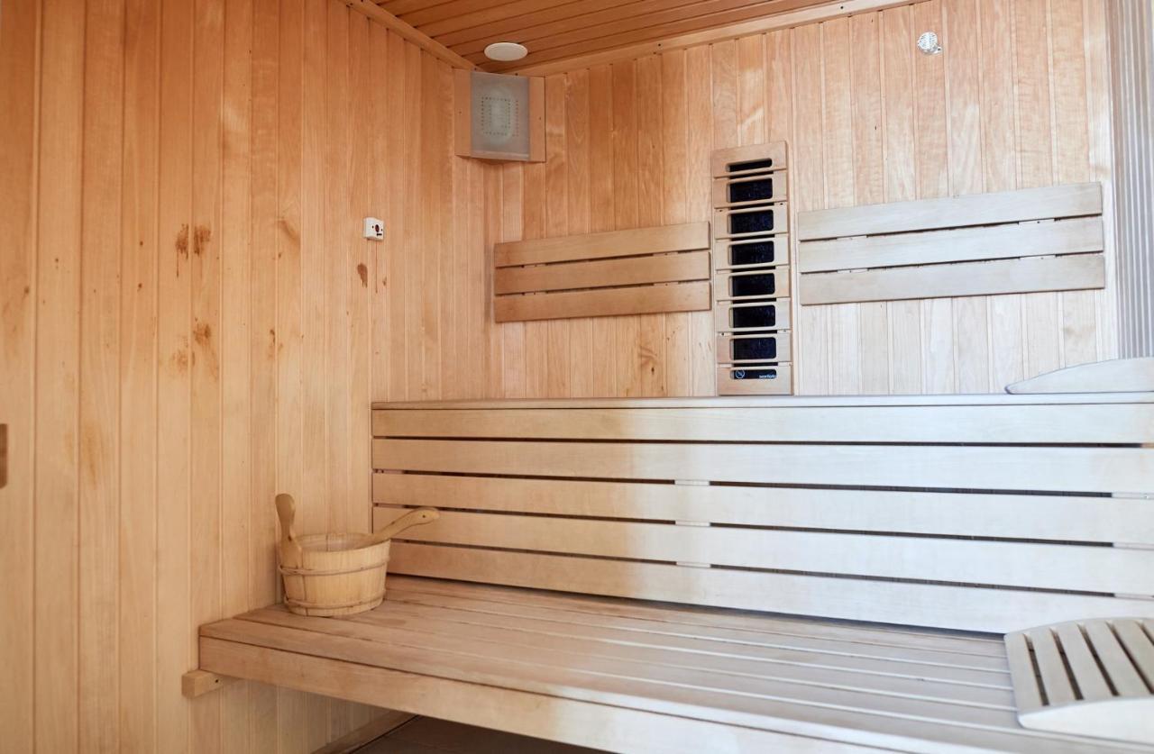 Royale Sundance Studio 7 Beach Spa & Pool Mamaia Nord Kültér fotó