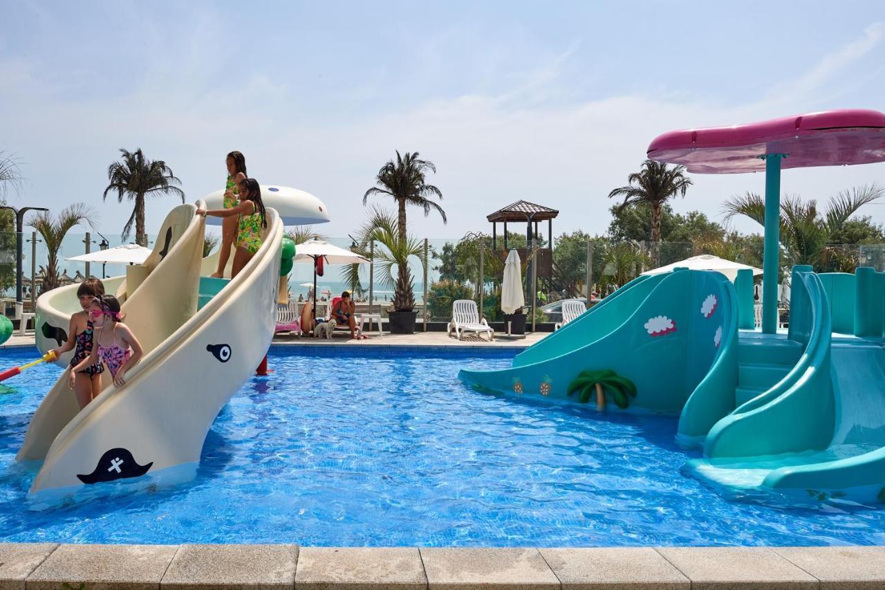 Royale Sundance Studio 7 Beach Spa & Pool Mamaia Nord Kültér fotó